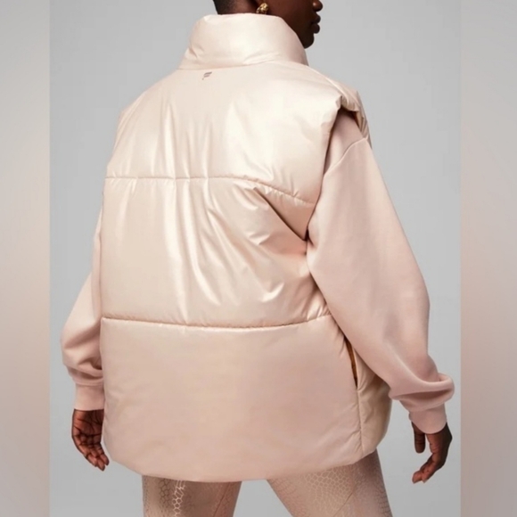 Fabletics Oversized Puffer Vest Size S Natural Blush/Bronzed Brown - Picture 2 of 10